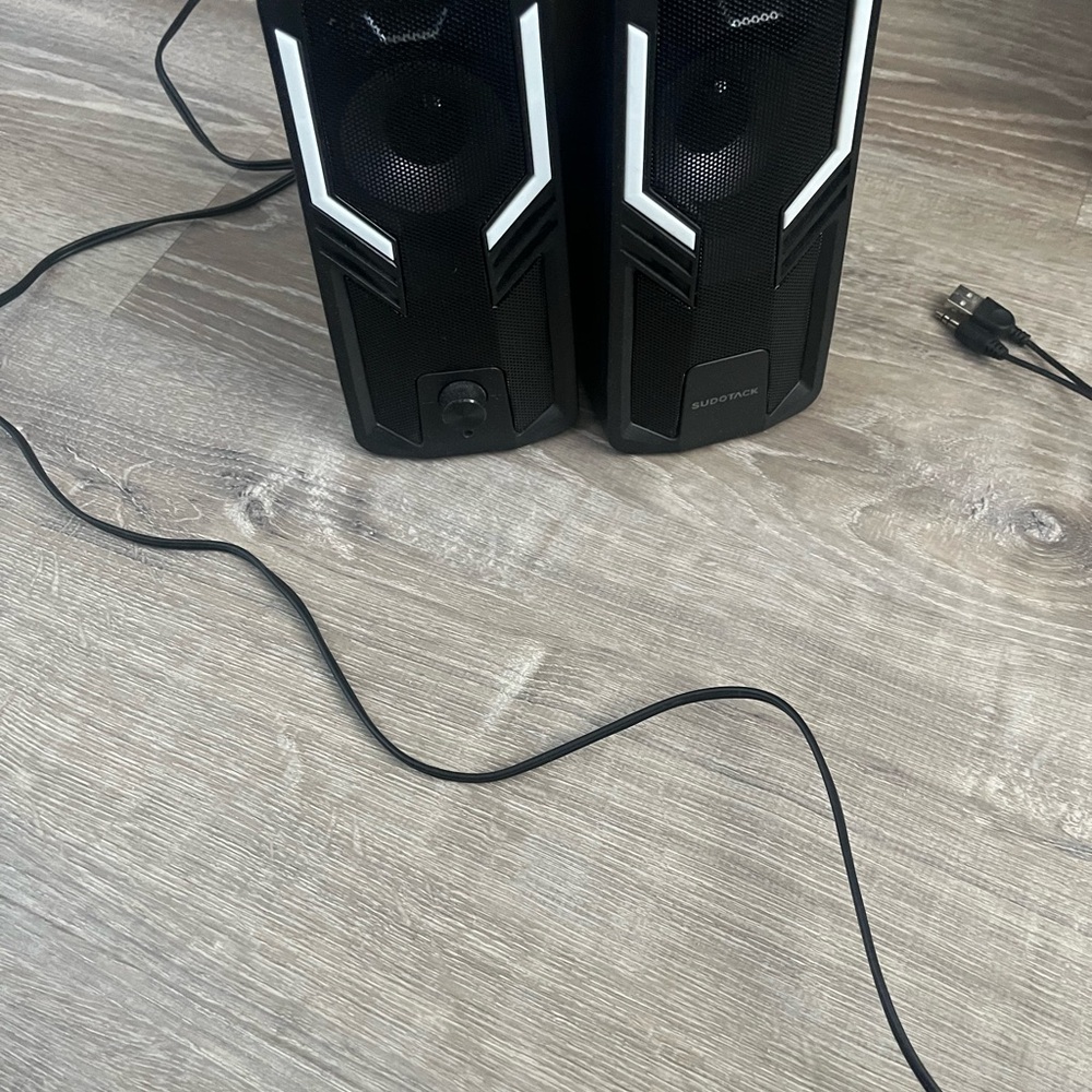 Black and White PORTABLE Speakers!
